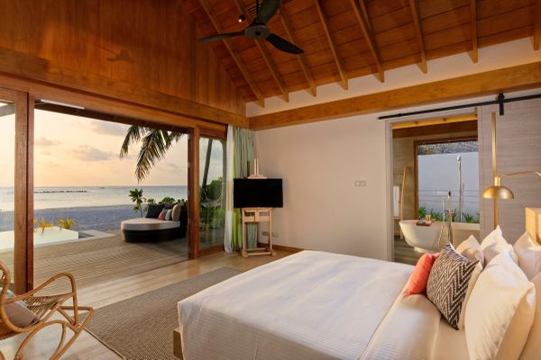 Luxury in Faarufushi's Island Residence with Pool
