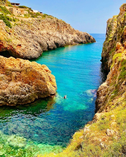 The best swimming spots in Salerno, Italy