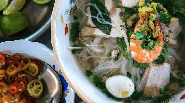 Where to eat street food in Saigon - TRAVELIFE Magazine