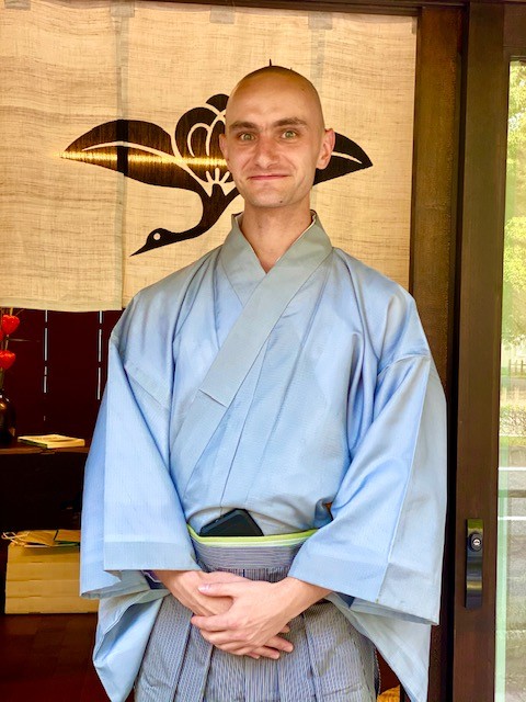 Enshuryu Tea Master Tyas conducts a samurai tea ceremony at The Tea Crane in Kyoto