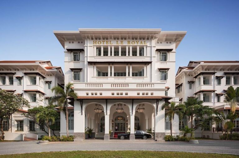 Discover Phnom Penh with Travelife Magazine: a curated itinerary at Raffles Hotel Le Royal, Cambodia’s most legendary luxury hotel in the heart of the Pearl of Asia.