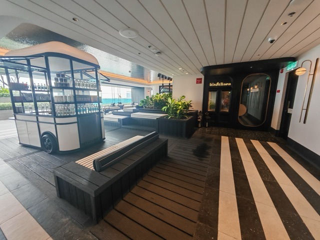 Blacklinen Pool Millen Penang