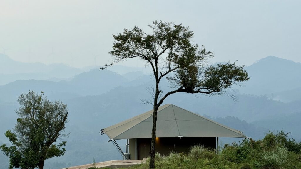 A luxury glamping tent in Haksa in Laos